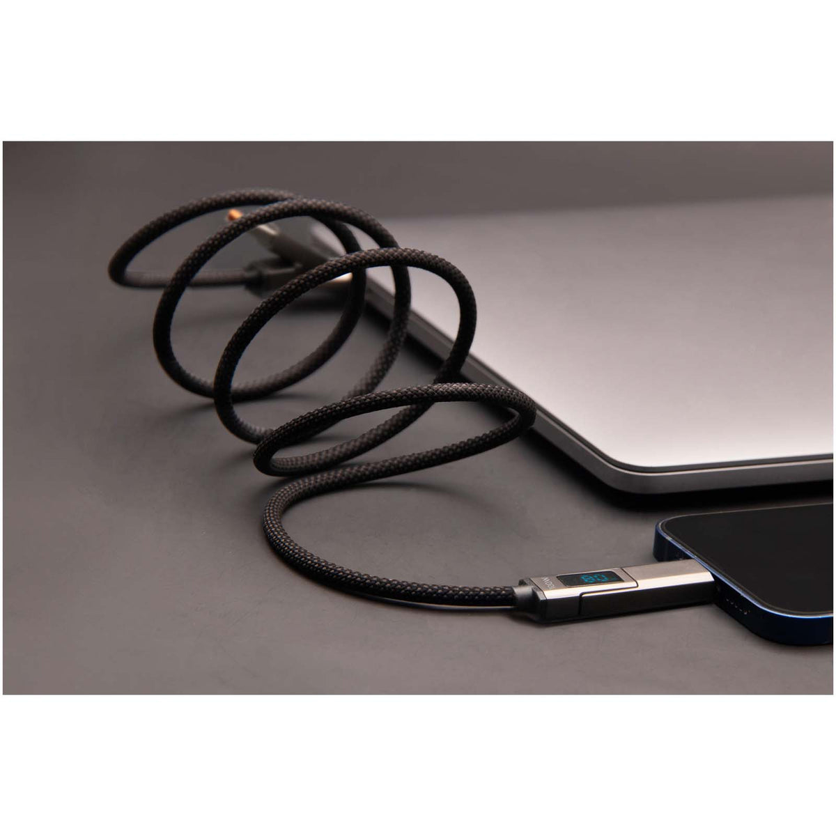 SCX.design C57 100W magnetisches Kabel mit Display – Dunkelgrau