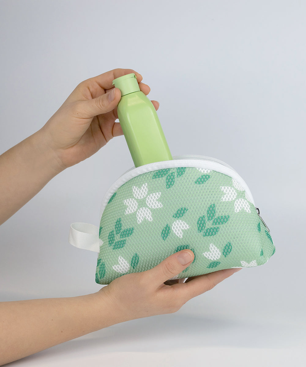 Ovale Kosmetiktasche aus Schaumnetz mit vollflächigem Druckmotiv und Reißverschluss, Ansicht 2