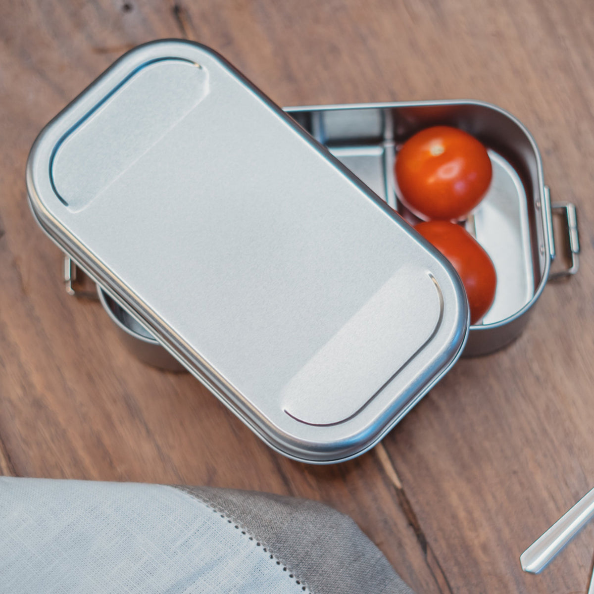 Moodbild: Weißblech Lunchbox Silver