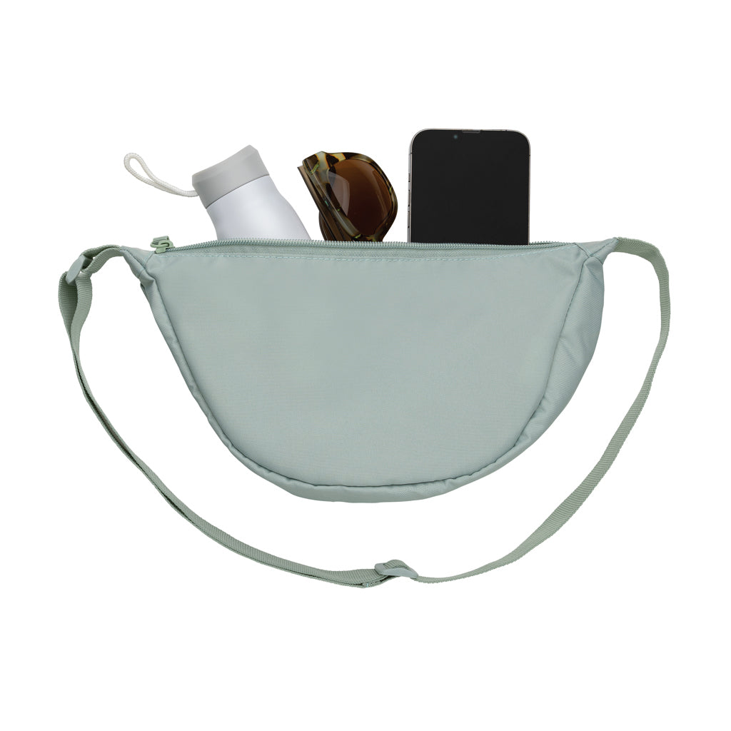 Crescent AWARE™ RPET Half-Moon Sling Tasche – Iceberg green