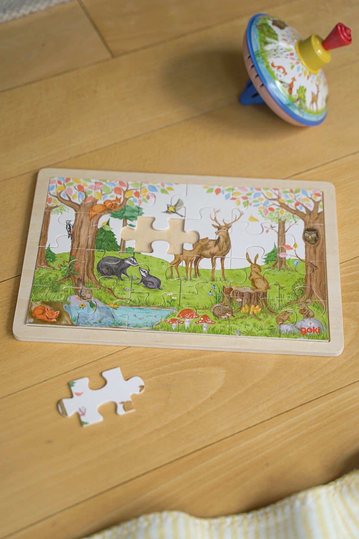 Einlegepuzzle Waldlichtung mit Hirschen von goki – Ansicht