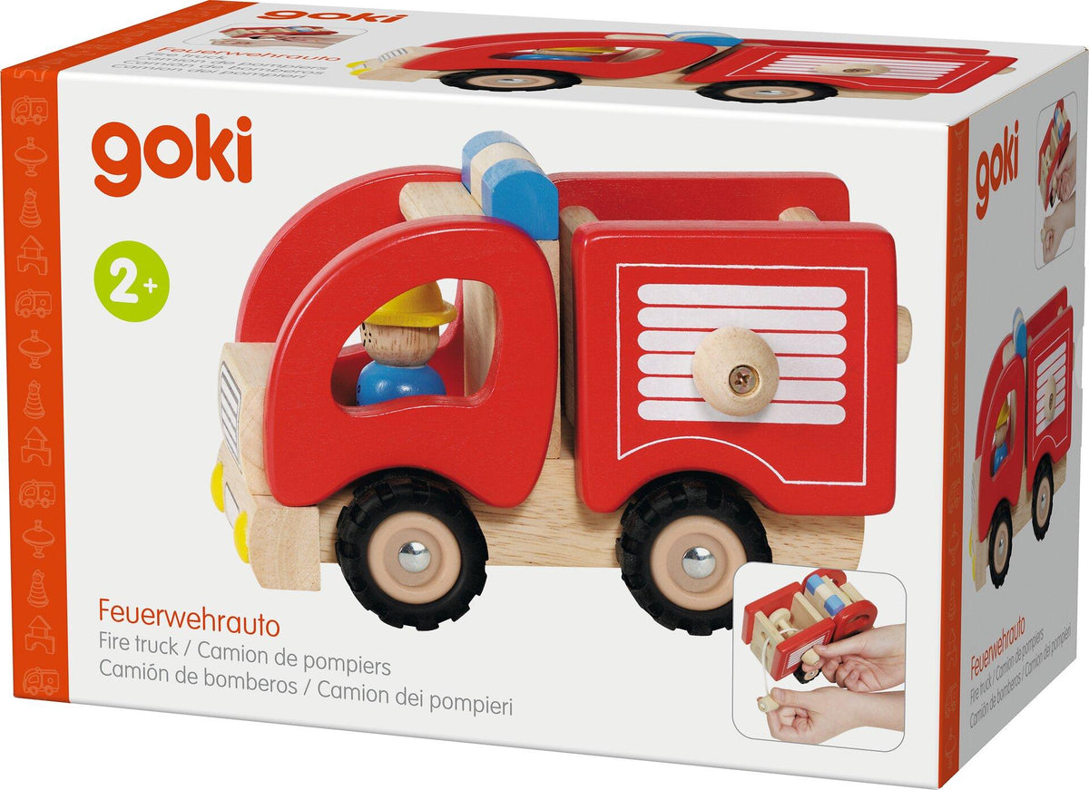 Feuerwehrauto aus Holz mit Fahrerfigur von goki – Gesamtansicht