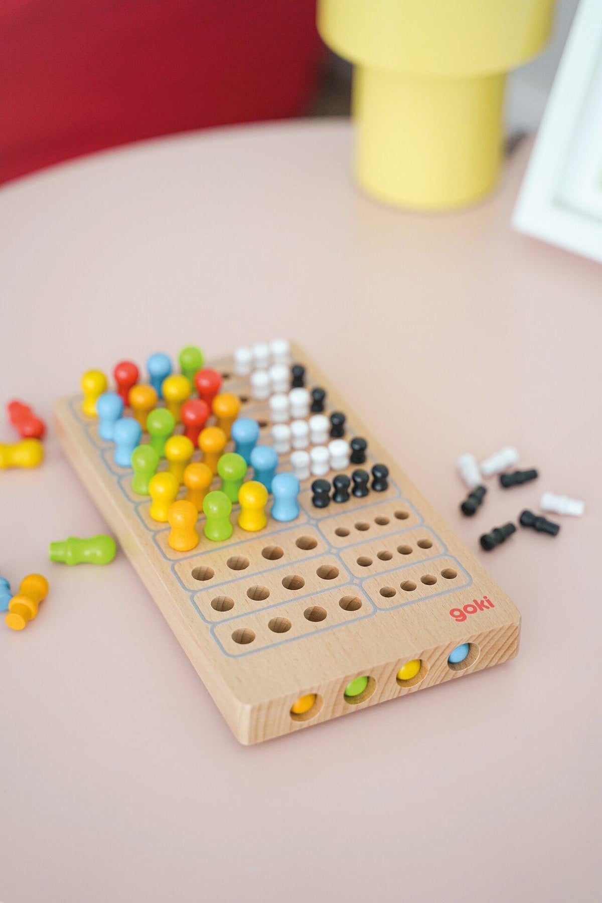 Master Logic Codespiel aus Holz, 21 cm lang – dritte Ansicht