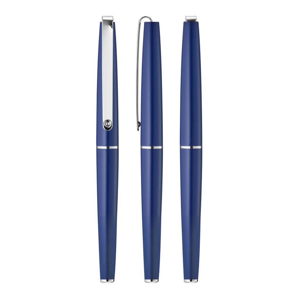 Rollerball mit glänzendem Gehäuse und Chromgriffzone – Blau