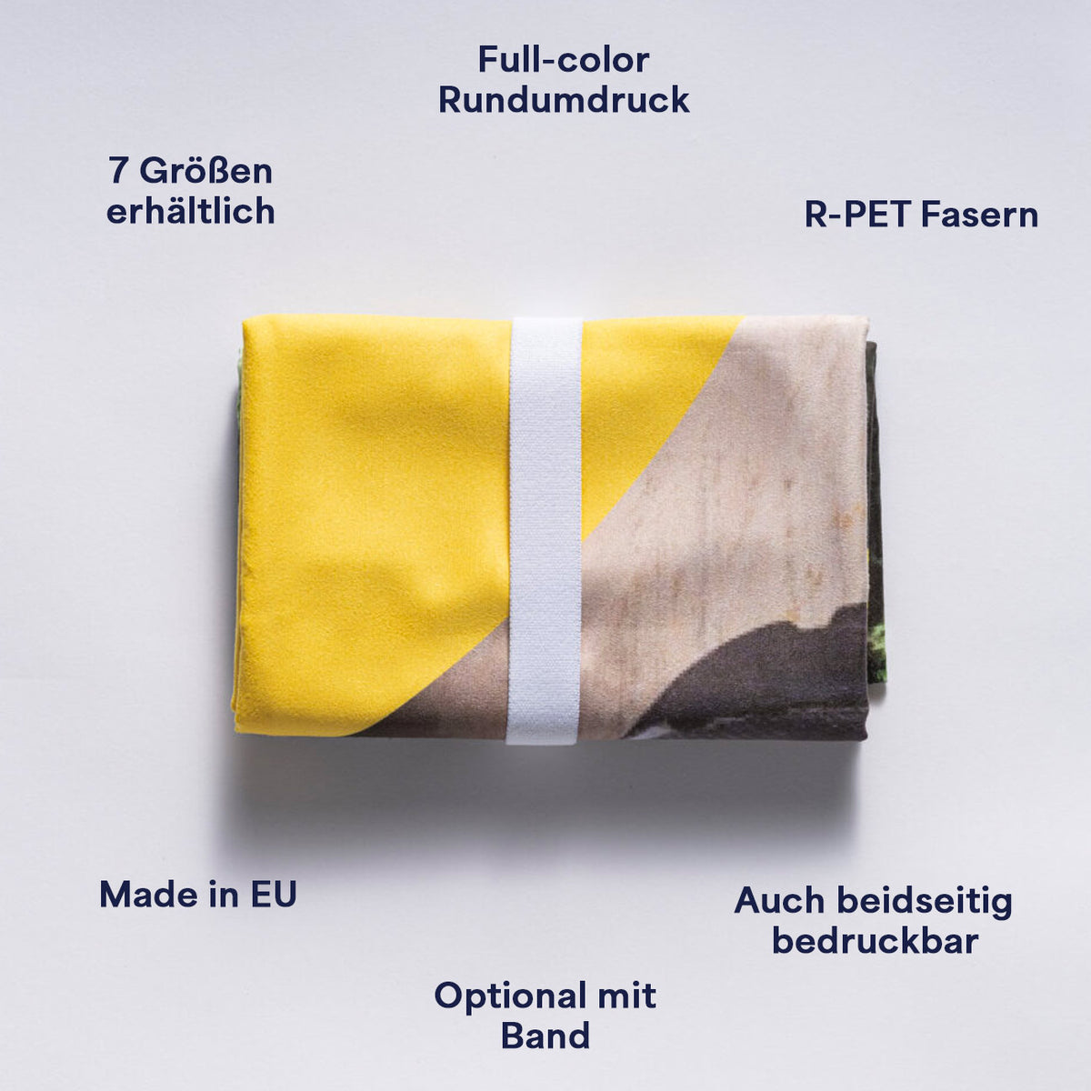 Mikrofaser Handtuch mit vollflächigem Druckmotiv, gerollt mit Elastikband, Ansicht 2