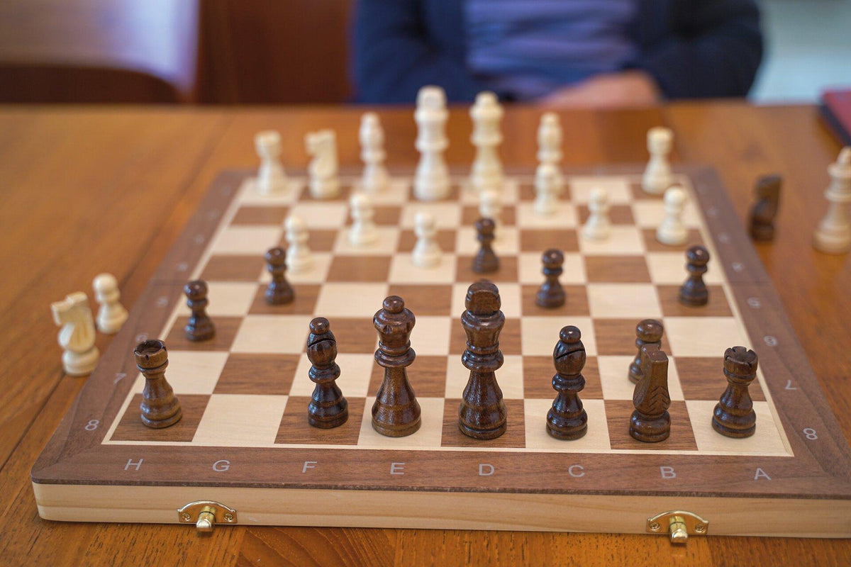 Schach und Dame 2in1 als magnetischer Spielkoffer – siebte Ansicht