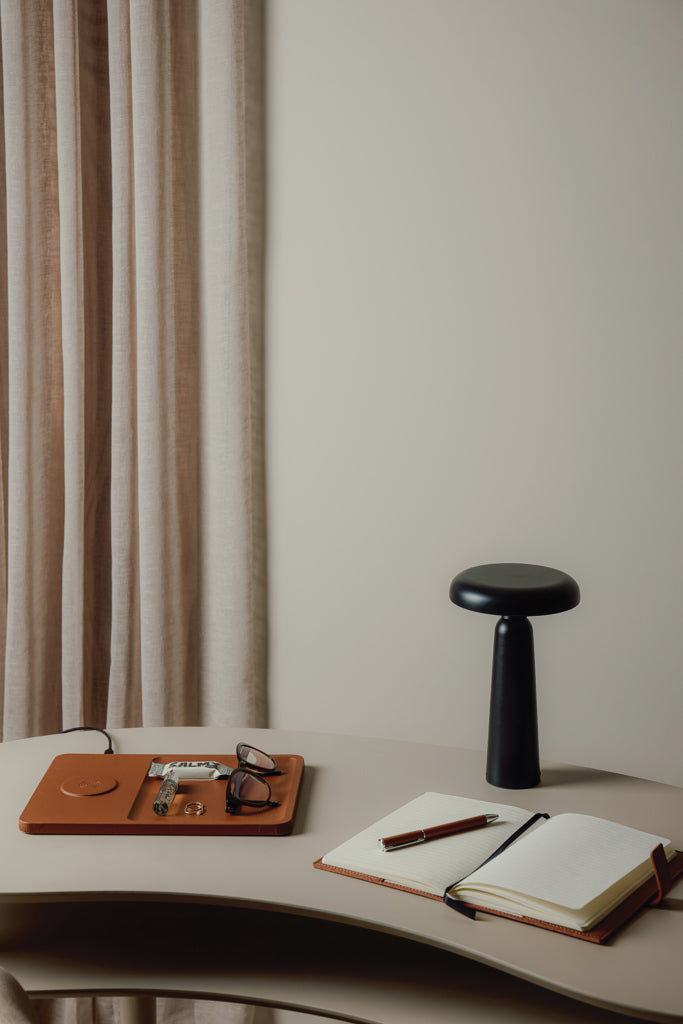 VINGA Avery RCS Tischlampe