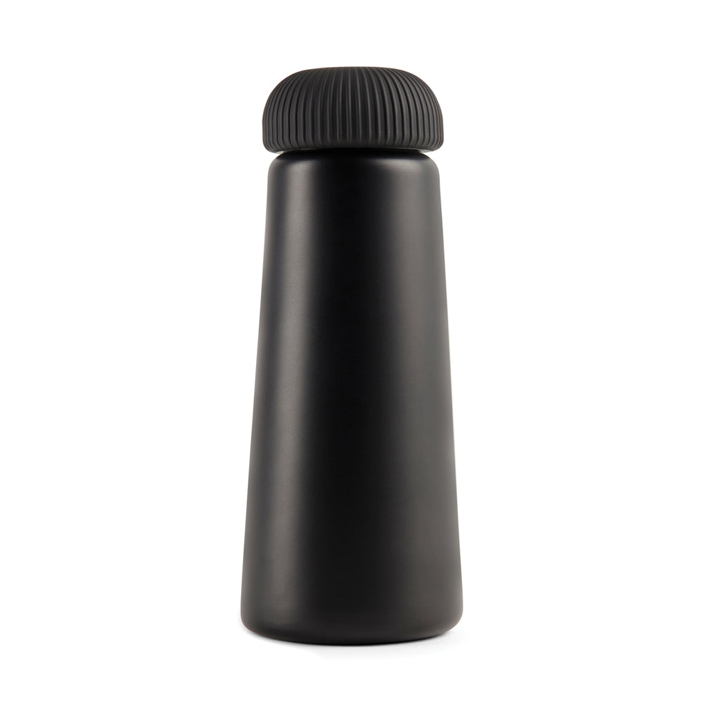 VINGA Erie 450ml Vakuumflasche aus RCS recyceltem Stahl – schwarz