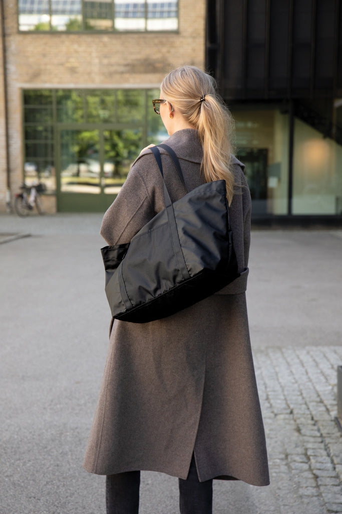 VINGA Livorno Maxi-Tasche aus GRS recyceltem Polyester