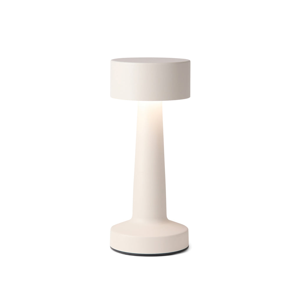 VINGA Maris Tischleuchte aus RCS recyceltem ABS – beige