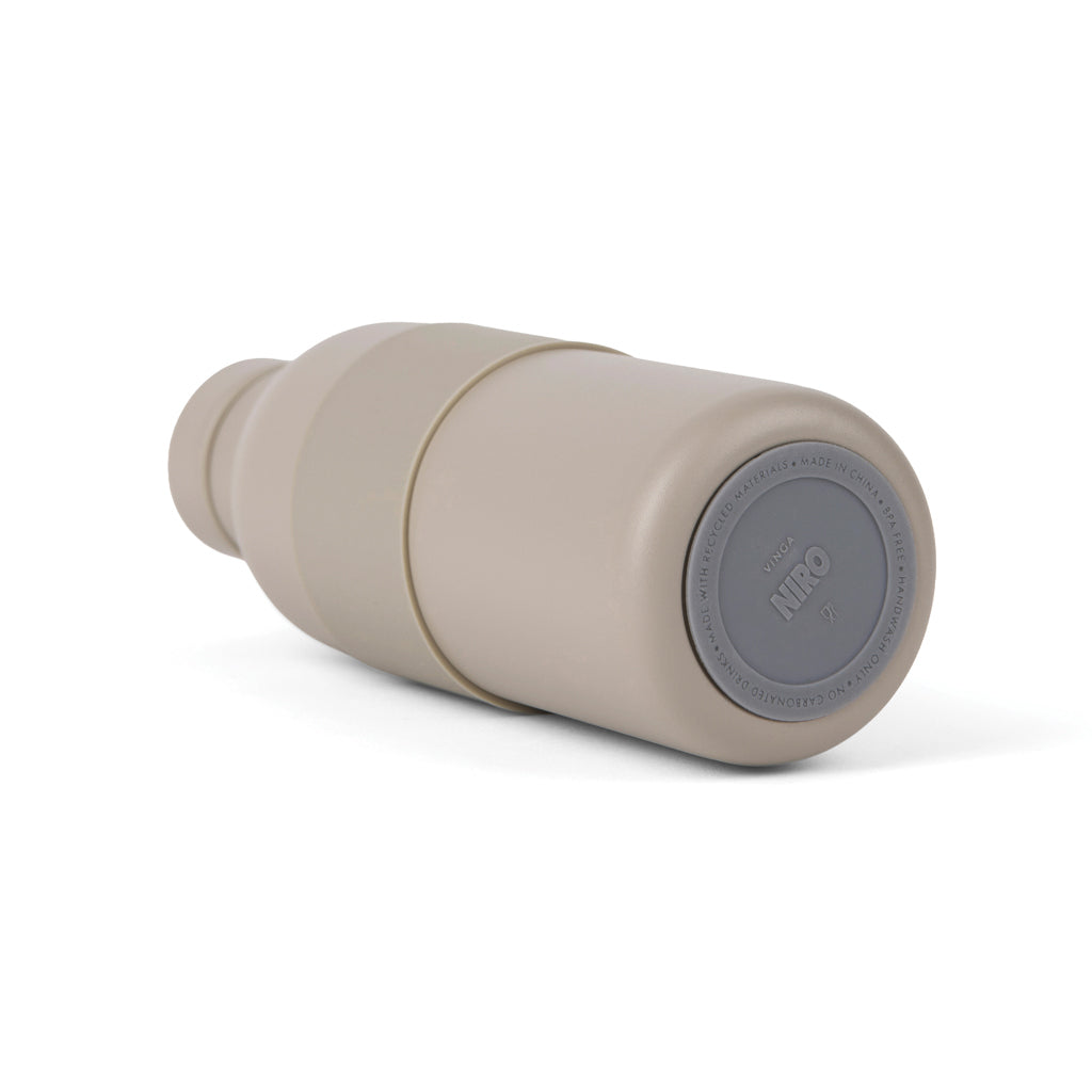 VINGA Niro RCS Stainless-Steel Sling Flasche 500ml – beige