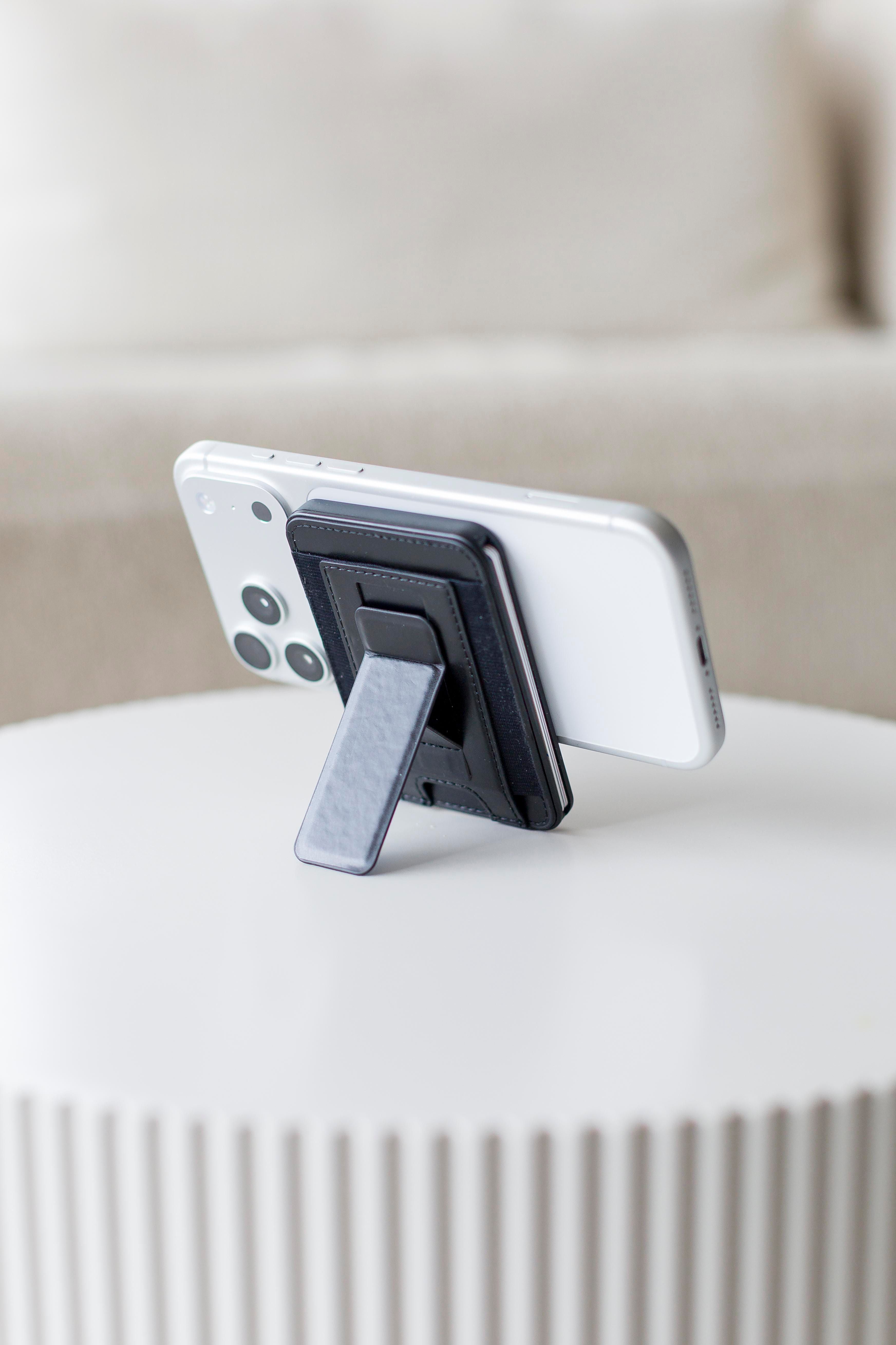 BrandCharger Kartenhülle Wally Stand Pro