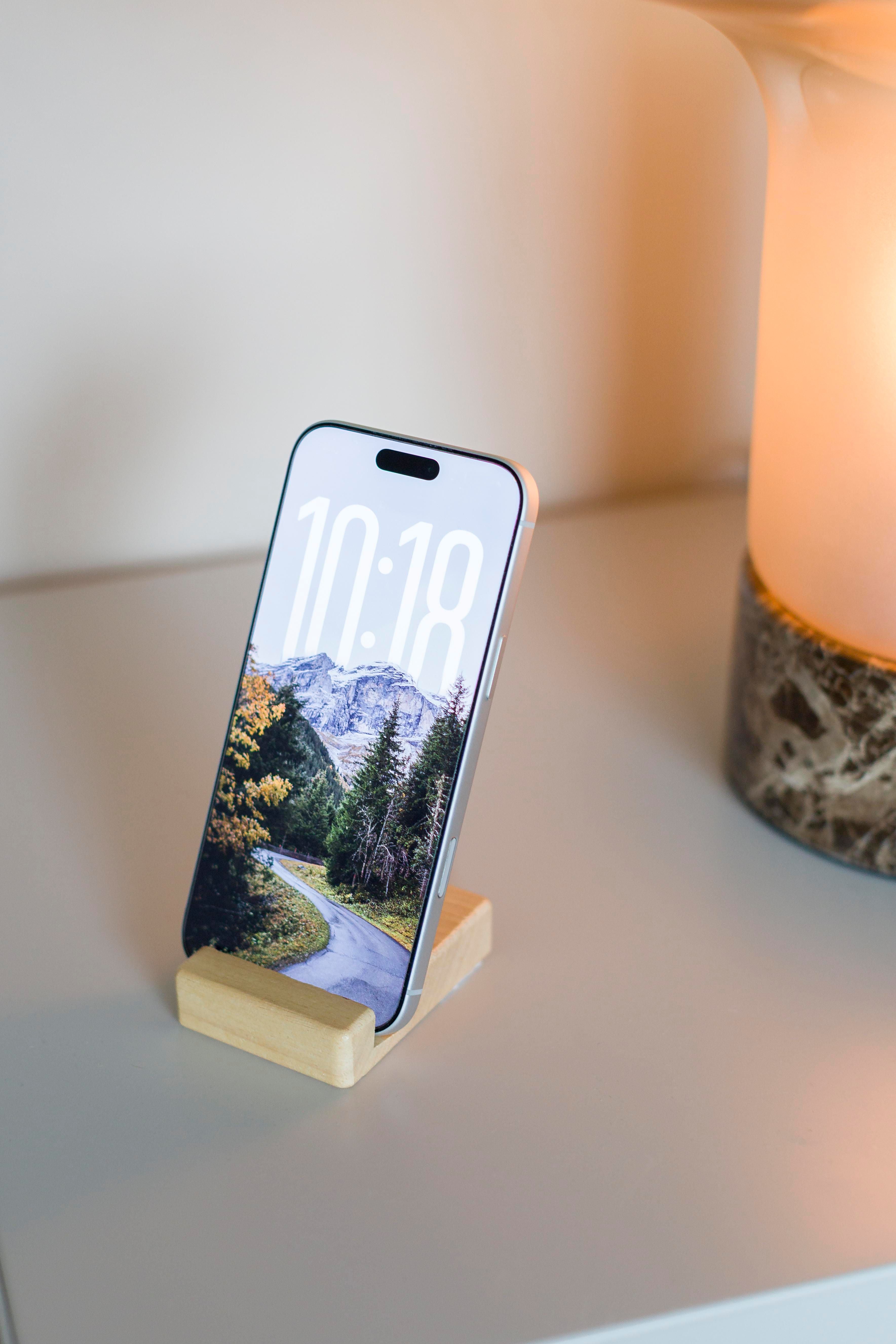 Telefonhalter Nyla, Holz