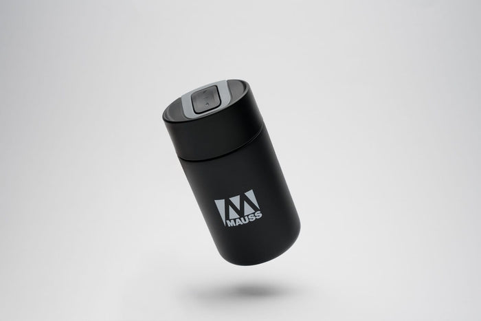 Thermobecher für MAUSS Bau, Kundenprojekt von Vanilla & Pepper