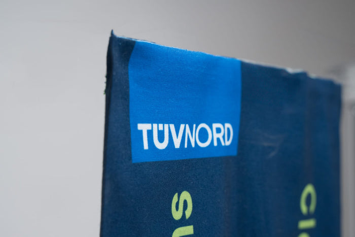 Mikrofaser Handtuch für TÜV NORD, Kundenprojekt von Vanilla & Pepper