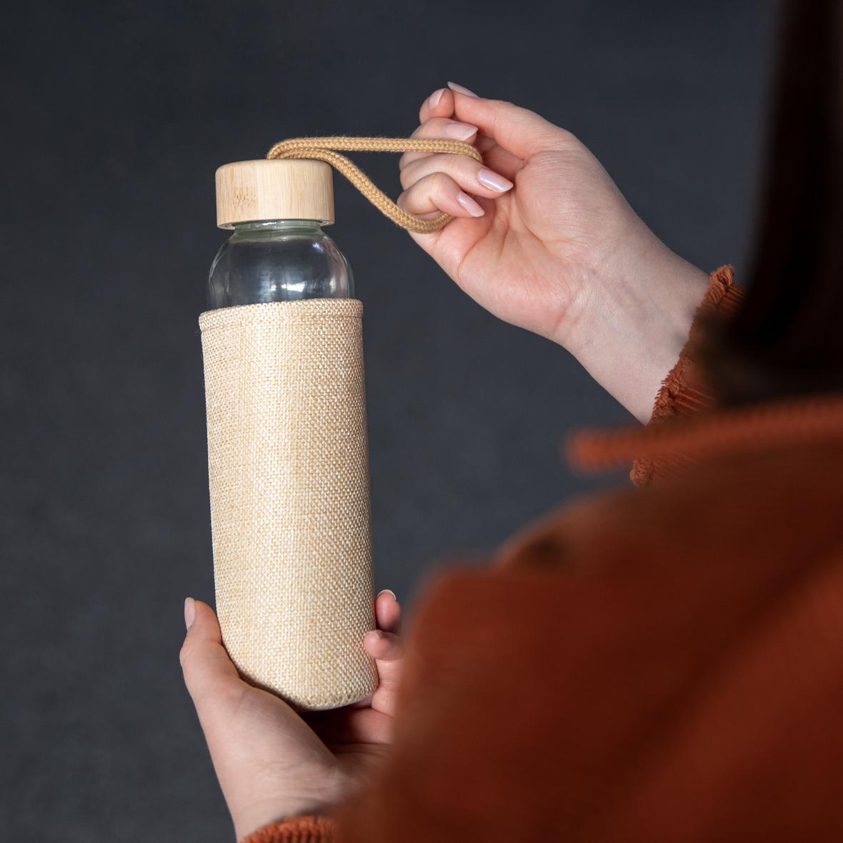 Glasflasche mit Hülle