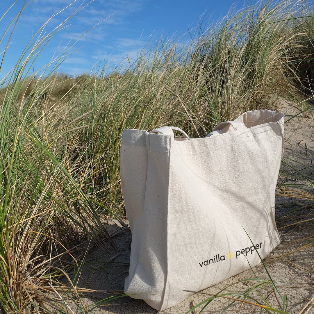 Shopper Organic mit Vanilla & Pepper Logo 