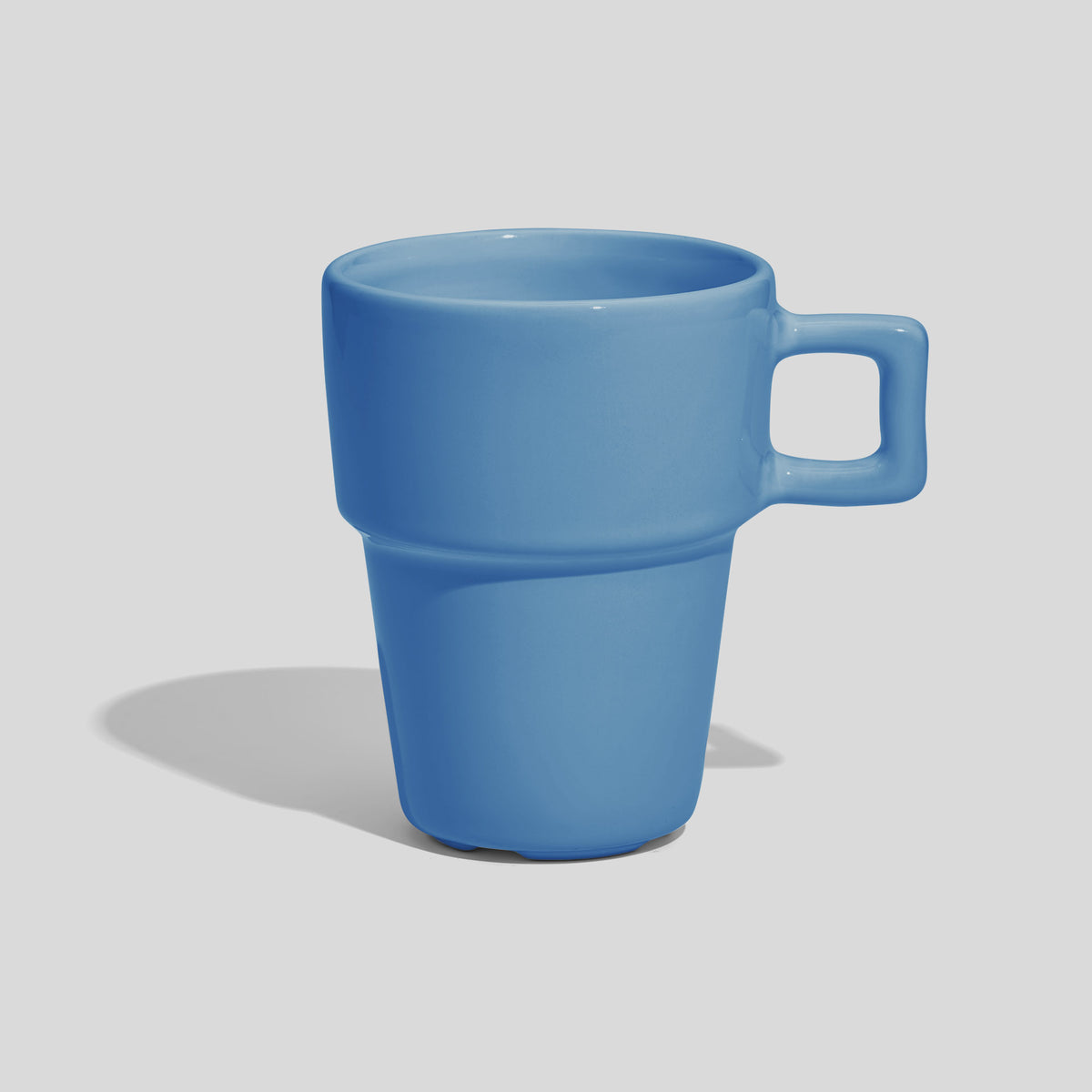 Abgestufte Keramiktasse 200 ml mit eckigem Henkel – Himmelblau
