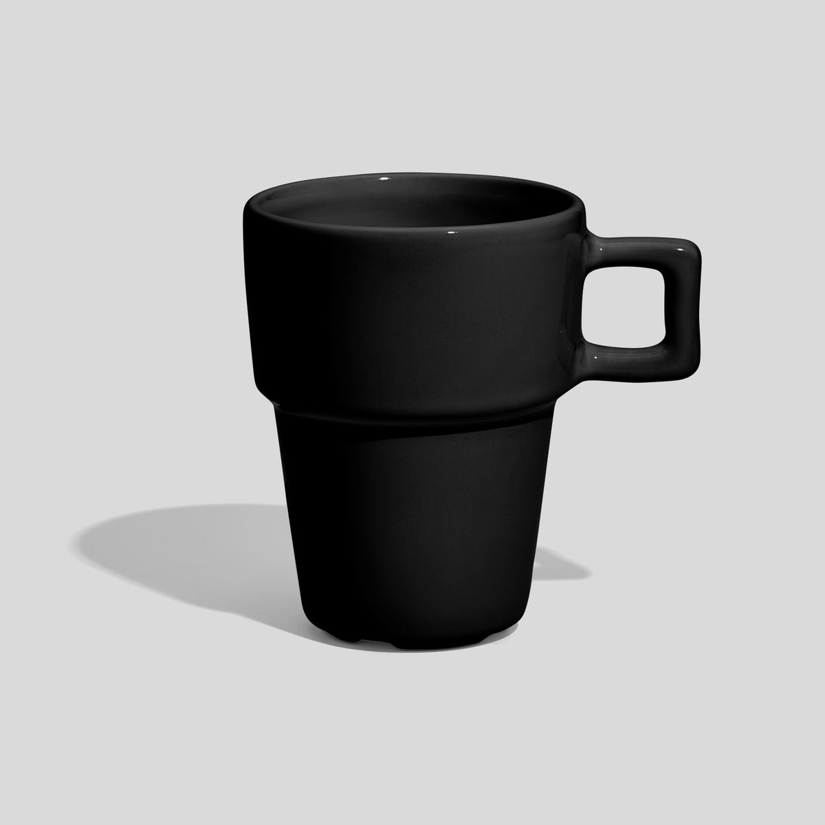 Abgestufte Keramiktasse 200 ml mit eckigem Henkel – Schwarz