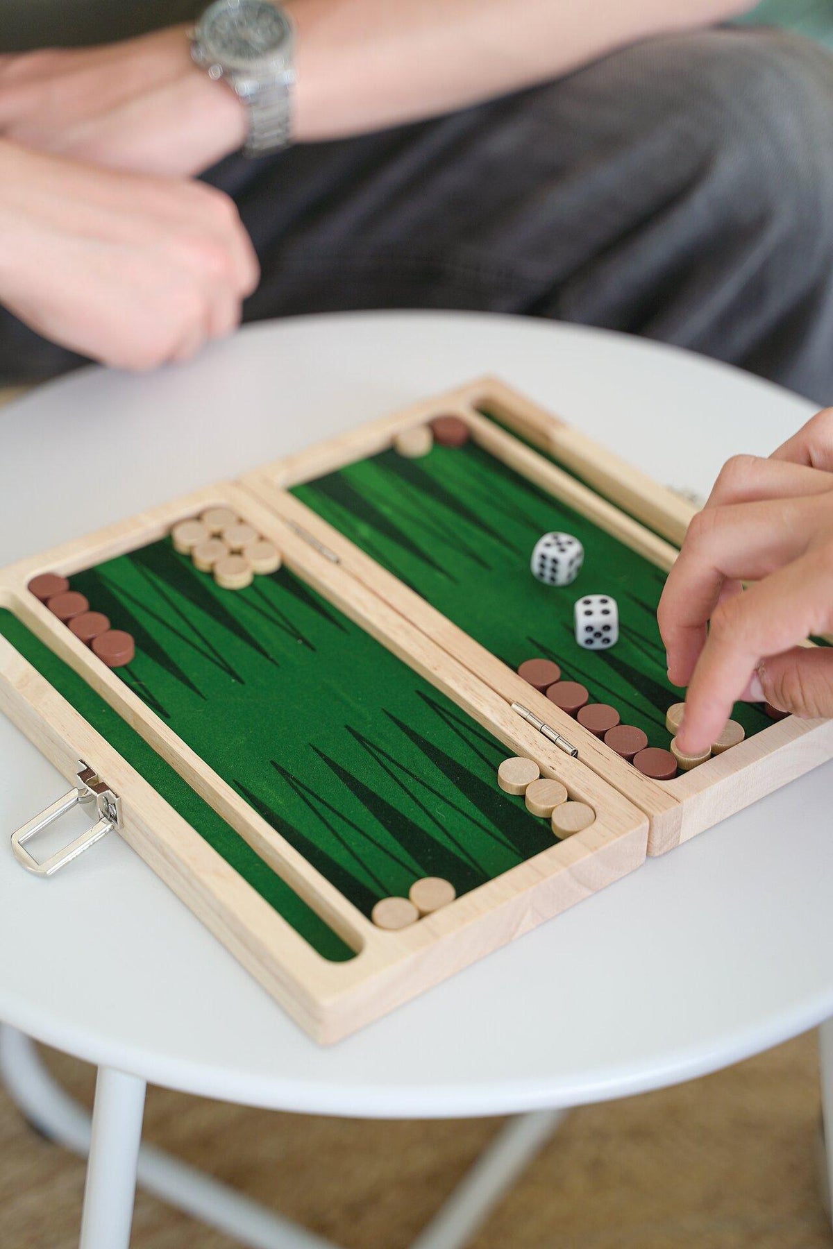 Backgammon Holzspiel kompakt, 25 x 24 cm, von goki – weitere Ansicht