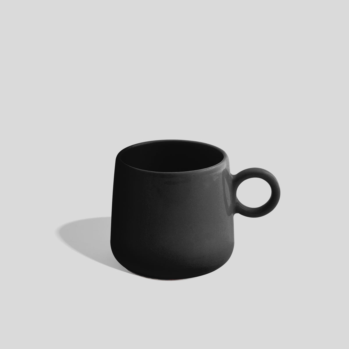 Bauchige Keramiktasse 275 ml mit kleinem Ringhenkel – Schwarz