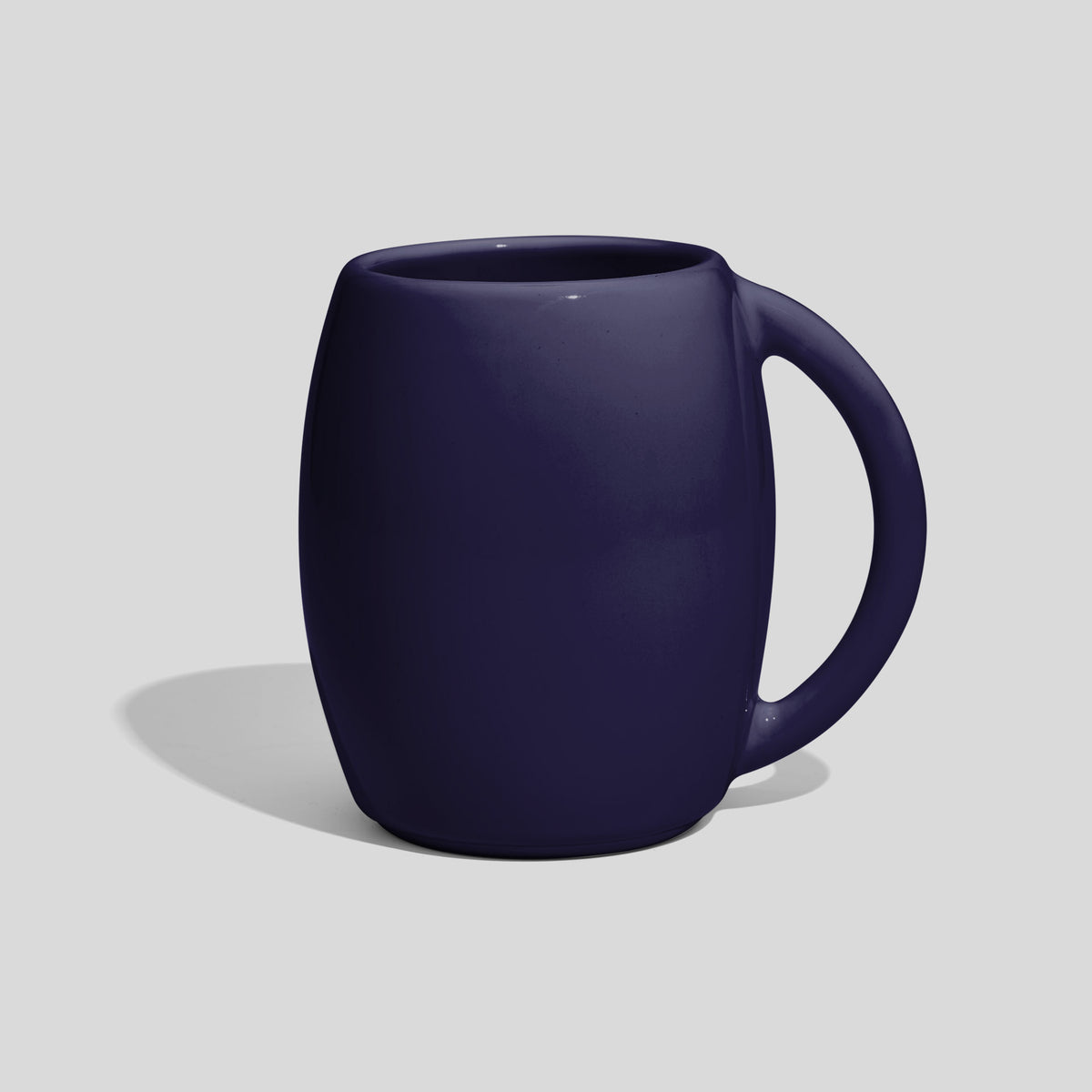 Bauchige Keramiktasse 400 ml in Fassform mit Rundhenkel – Nachtblau