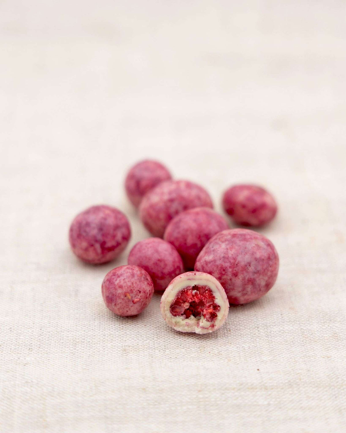 Bio Snack Werbetütchen 10 bis 15 g mit Deinem Design – Bio Himbeeren in Beeren Schokolade, 15 g