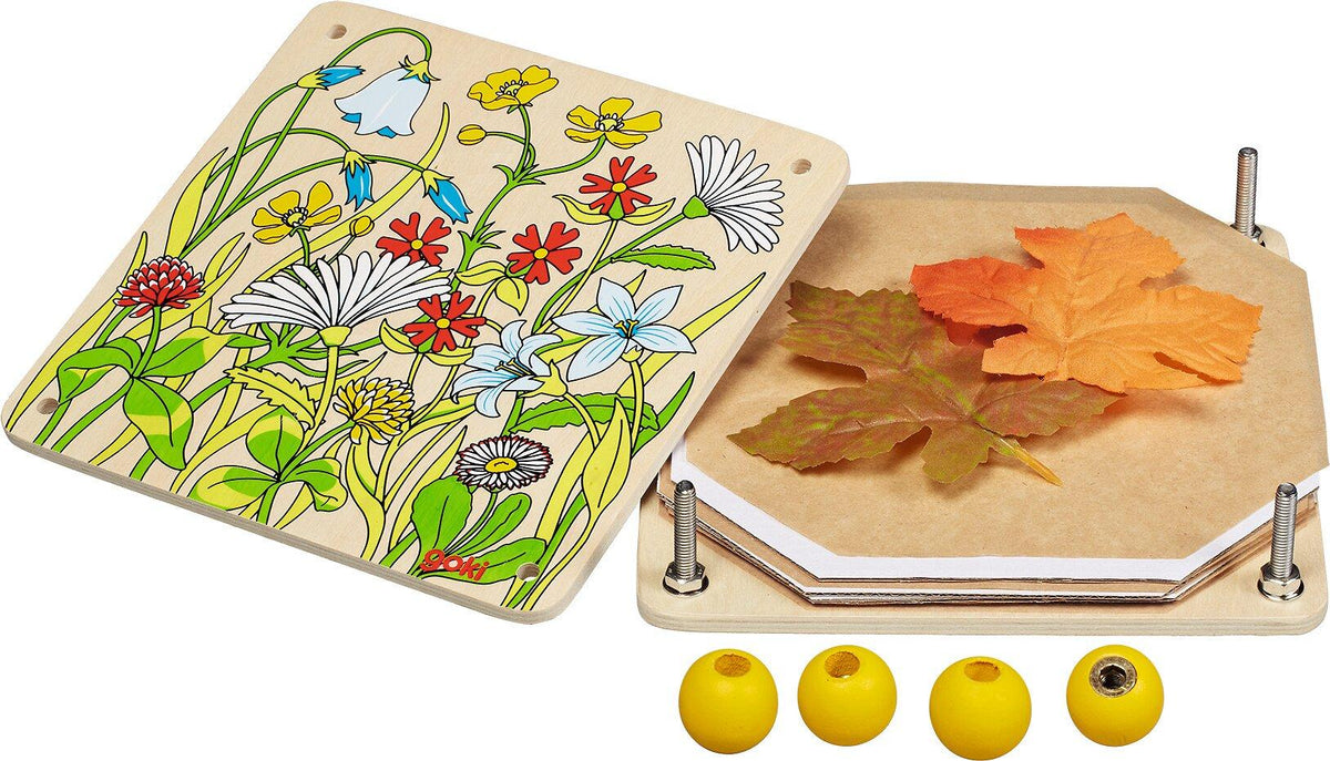 Blumenpresse aus Holz mit Wiesenblumen von goki