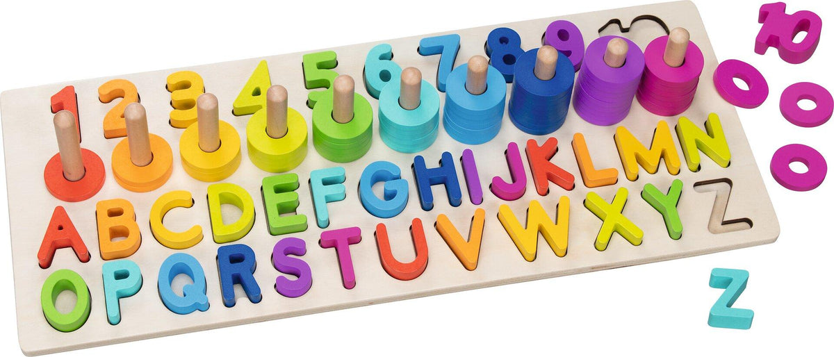 Buchstaben und Zahlenpuzzle aus Holz mit Steckringen – Gesamtansicht