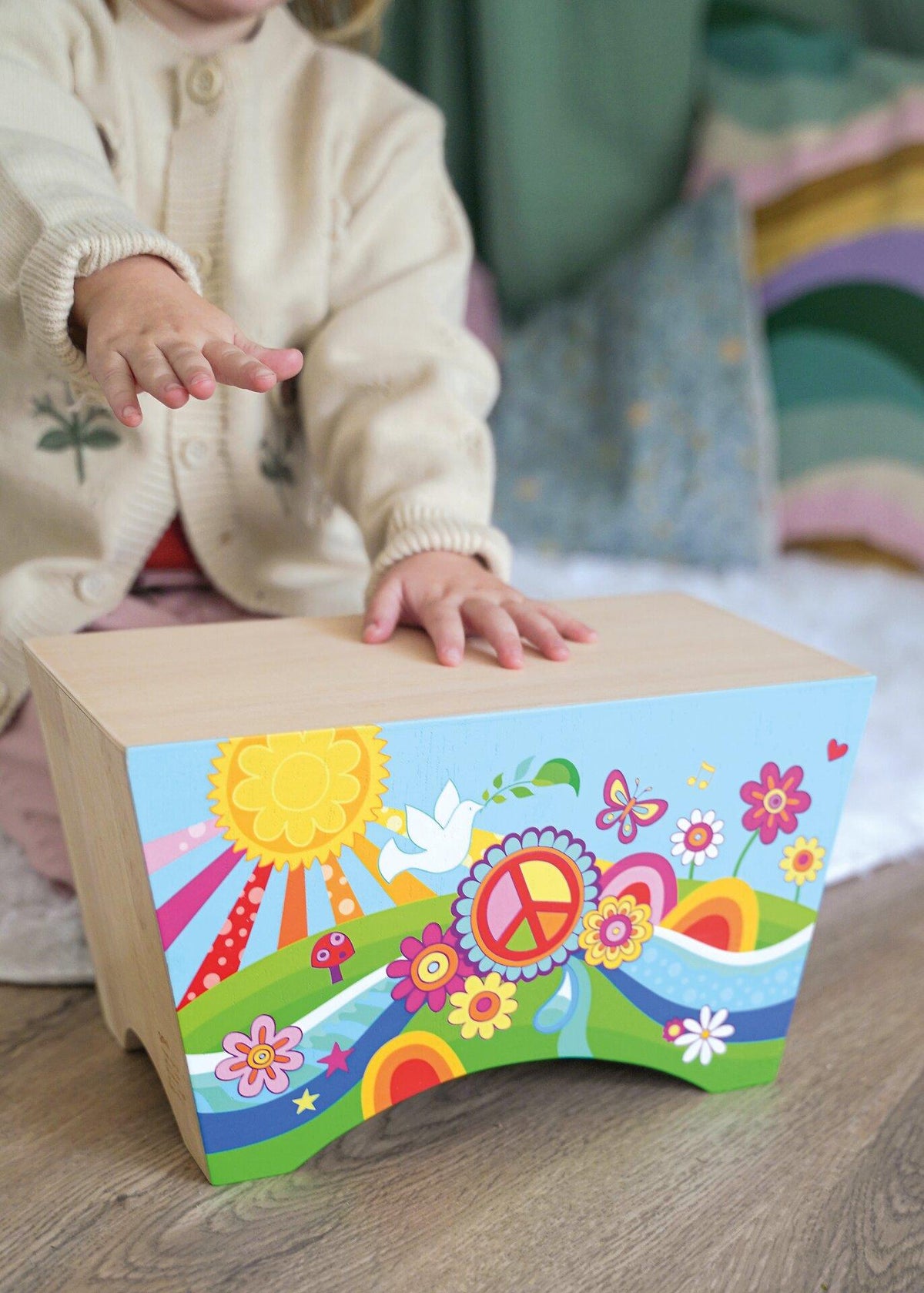 Cajon Blumenwiese aus Holz mit Sonne und Schmetterling – Rückansicht