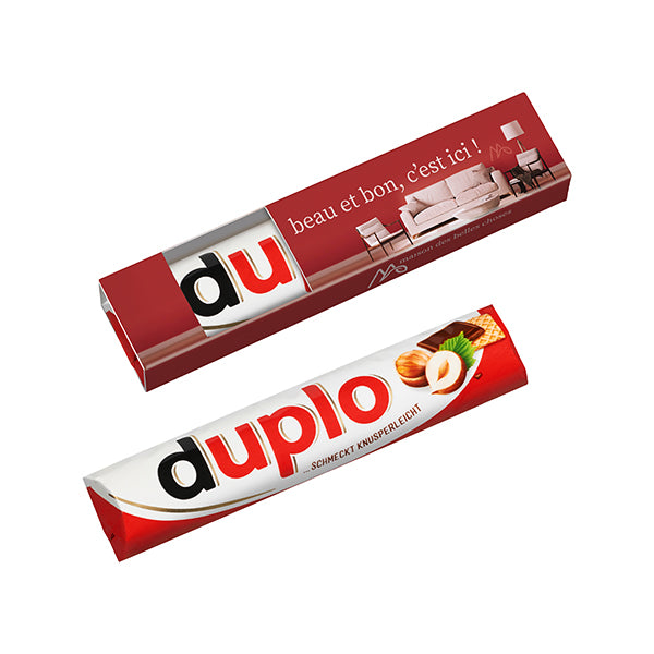 Mehrere duplo Riegel in Werbeschubern mit Logo