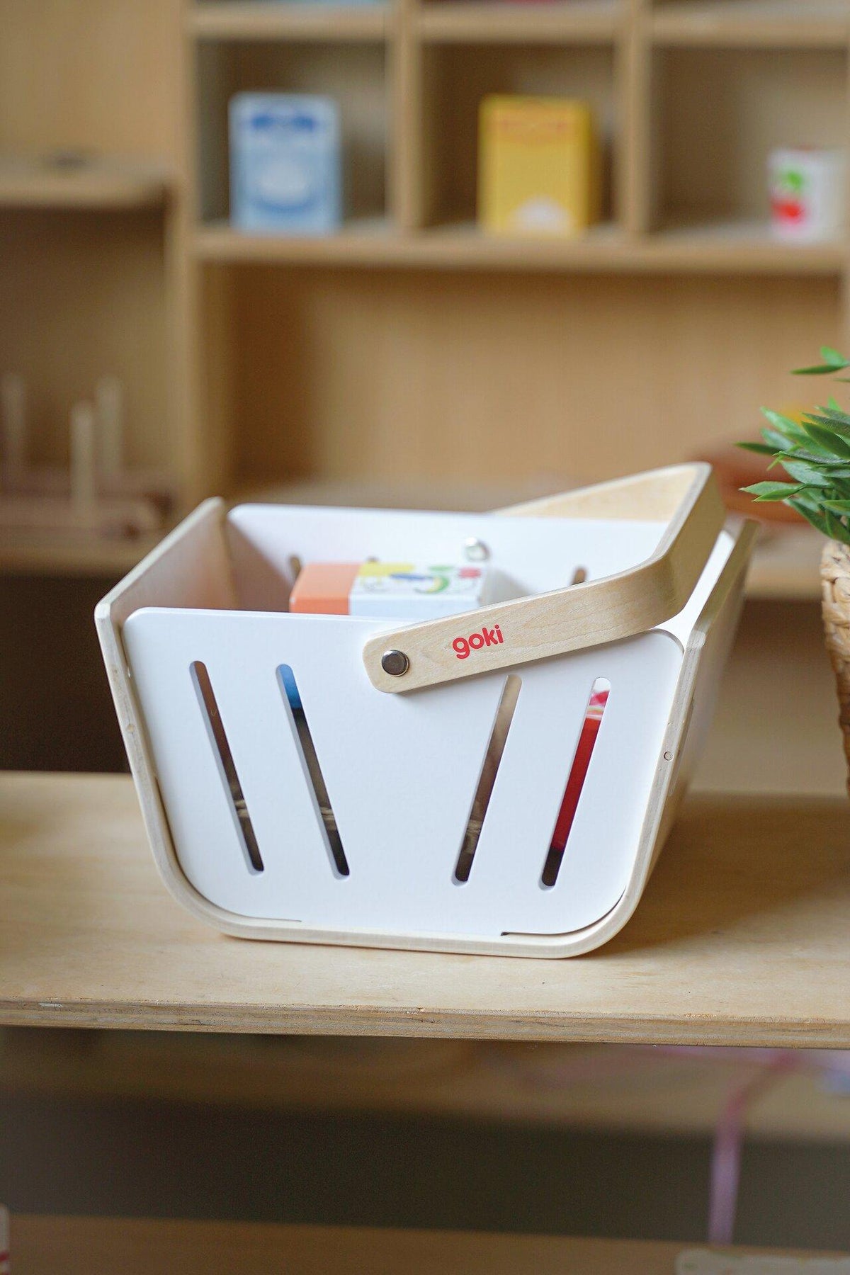 Einkaufskorb für Kinder aus Filz und Holz von goki – Perspektive