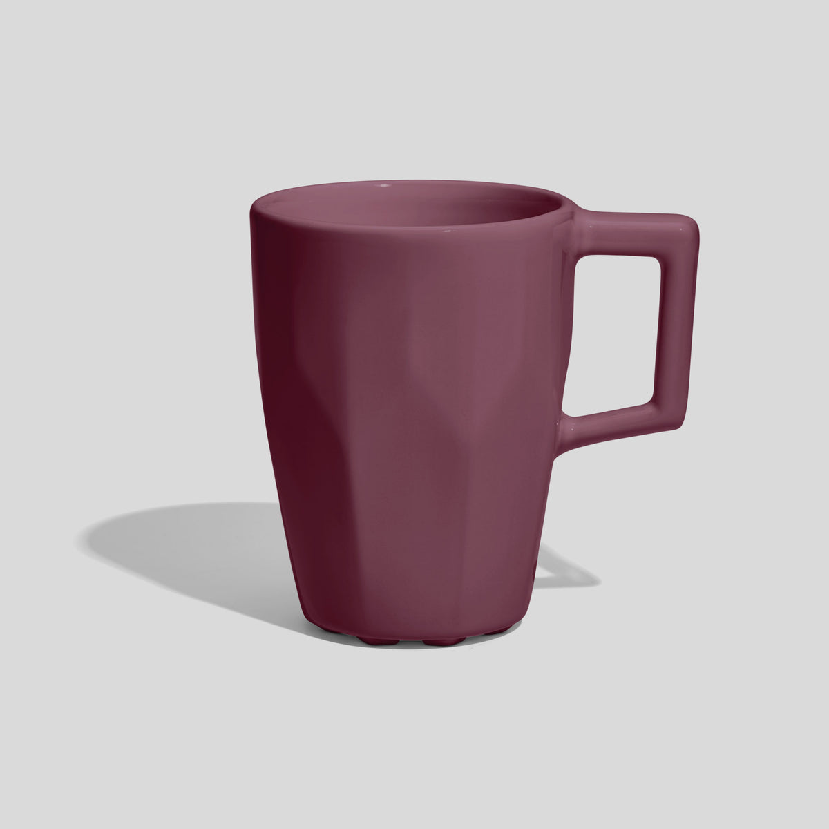 Facettierte Keramiktasse 320 ml mit Rechteckgriff – Mauve