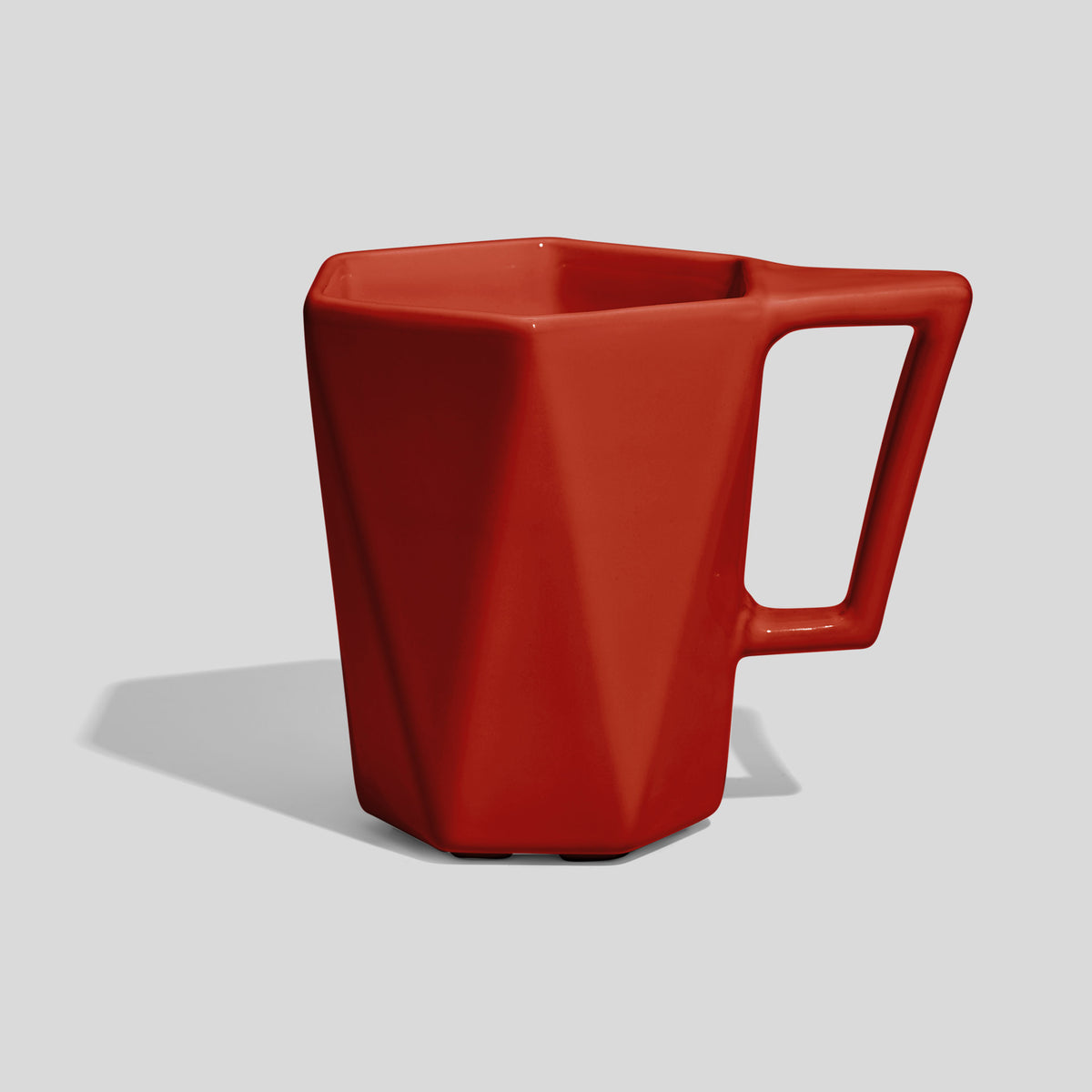 Facettierte Keramiktasse 350 ml mit Trapezhenkel