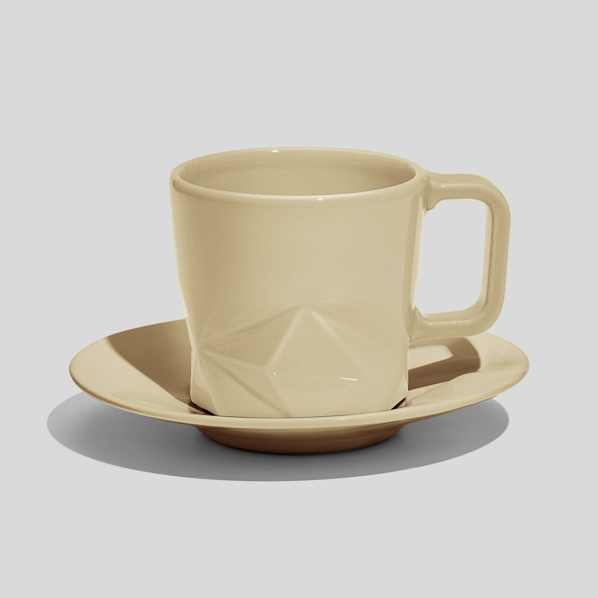 Facettierte Tasse mit Untertasse 200 ml – Beige