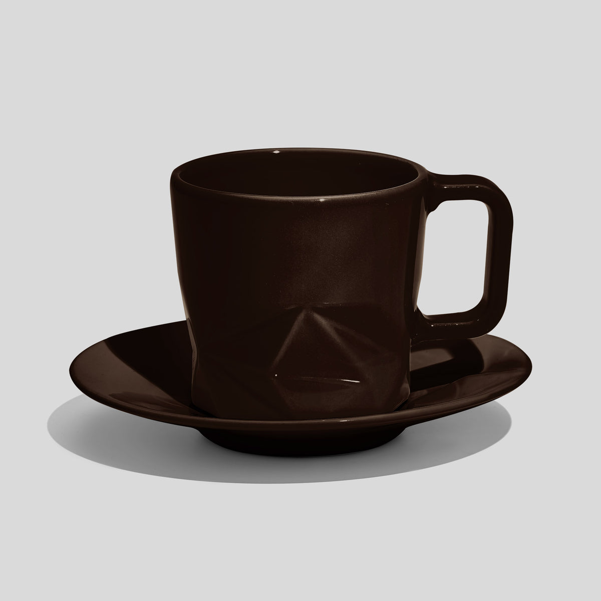 Facettierte Tasse mit Untertasse 200 ml – Dunkelbraun