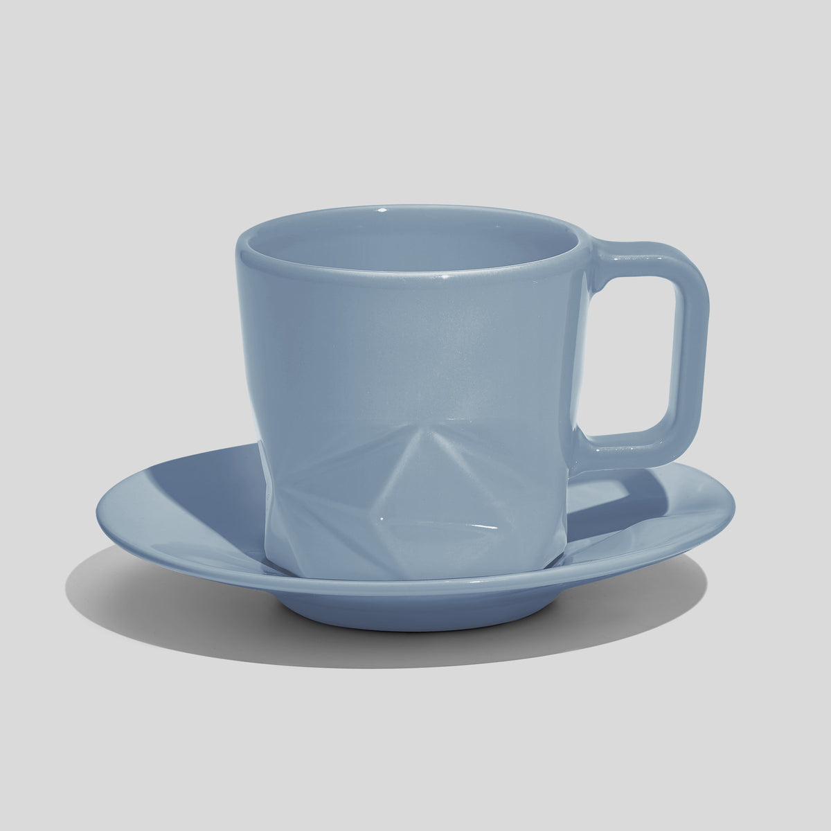 Facettierte Tasse mit Untertasse 200 ml – Hellblau