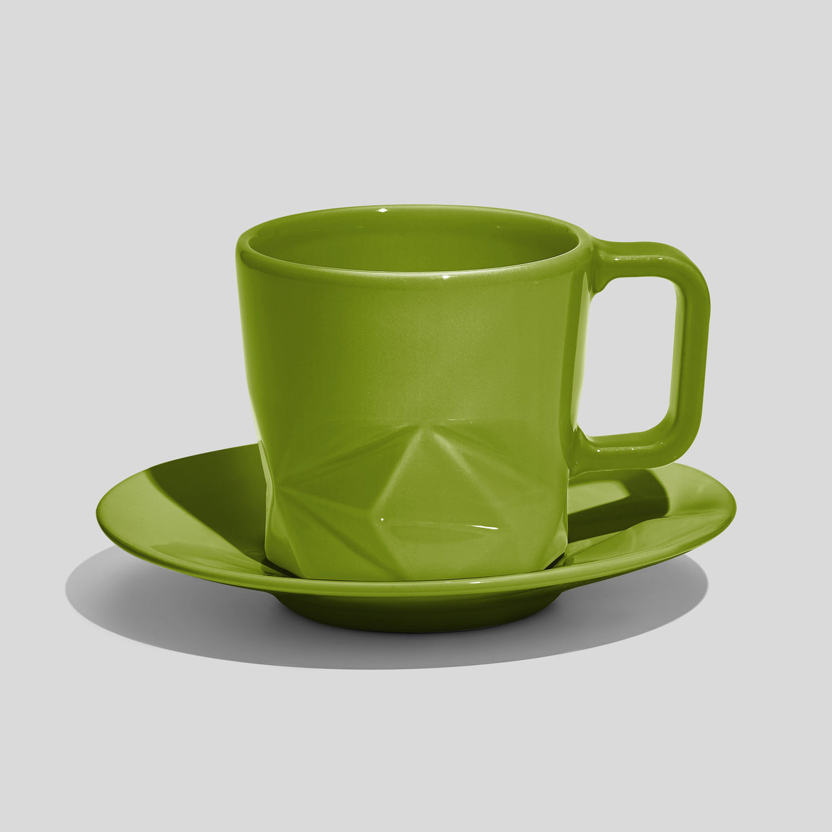 Facettierte Tasse mit Untertasse 200 ml – Olivgrün