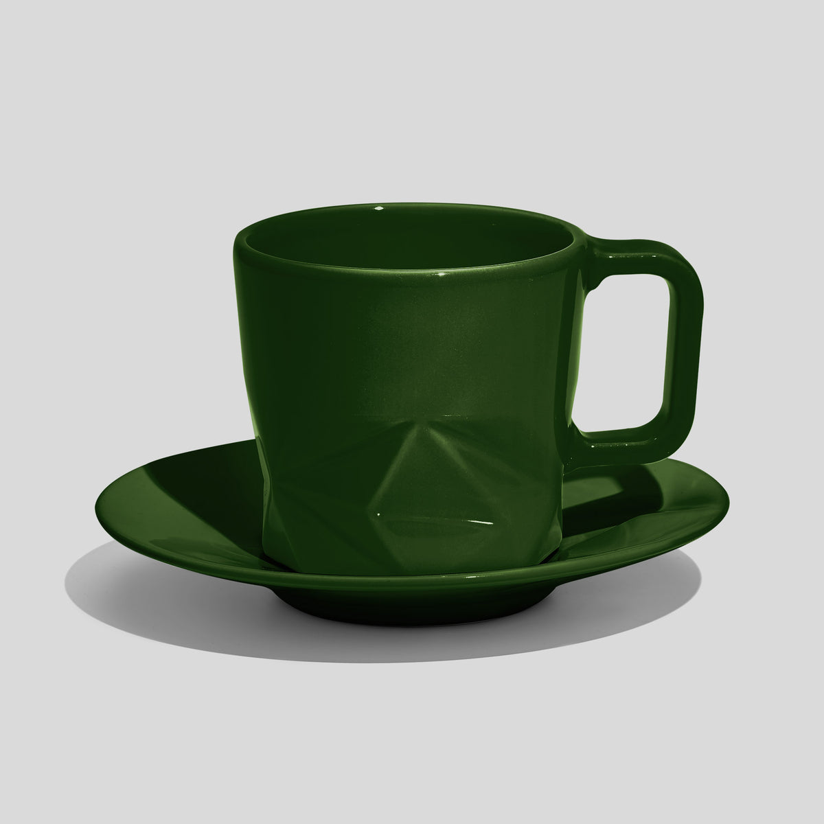 Facettierte Tasse mit Untertasse 200 ml – Tannengrün