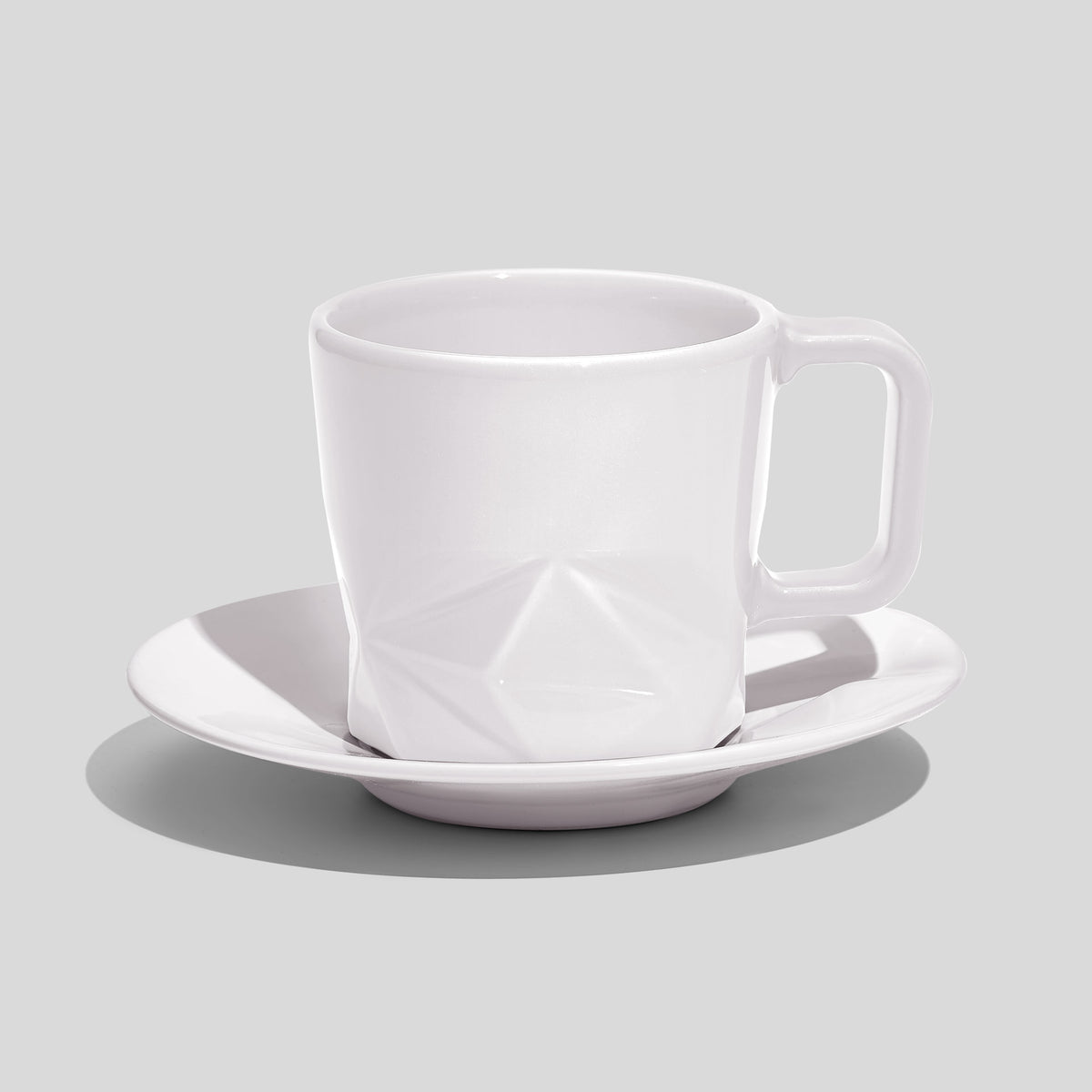 Facettierte Tasse mit Untertasse 200 ml – Weiß