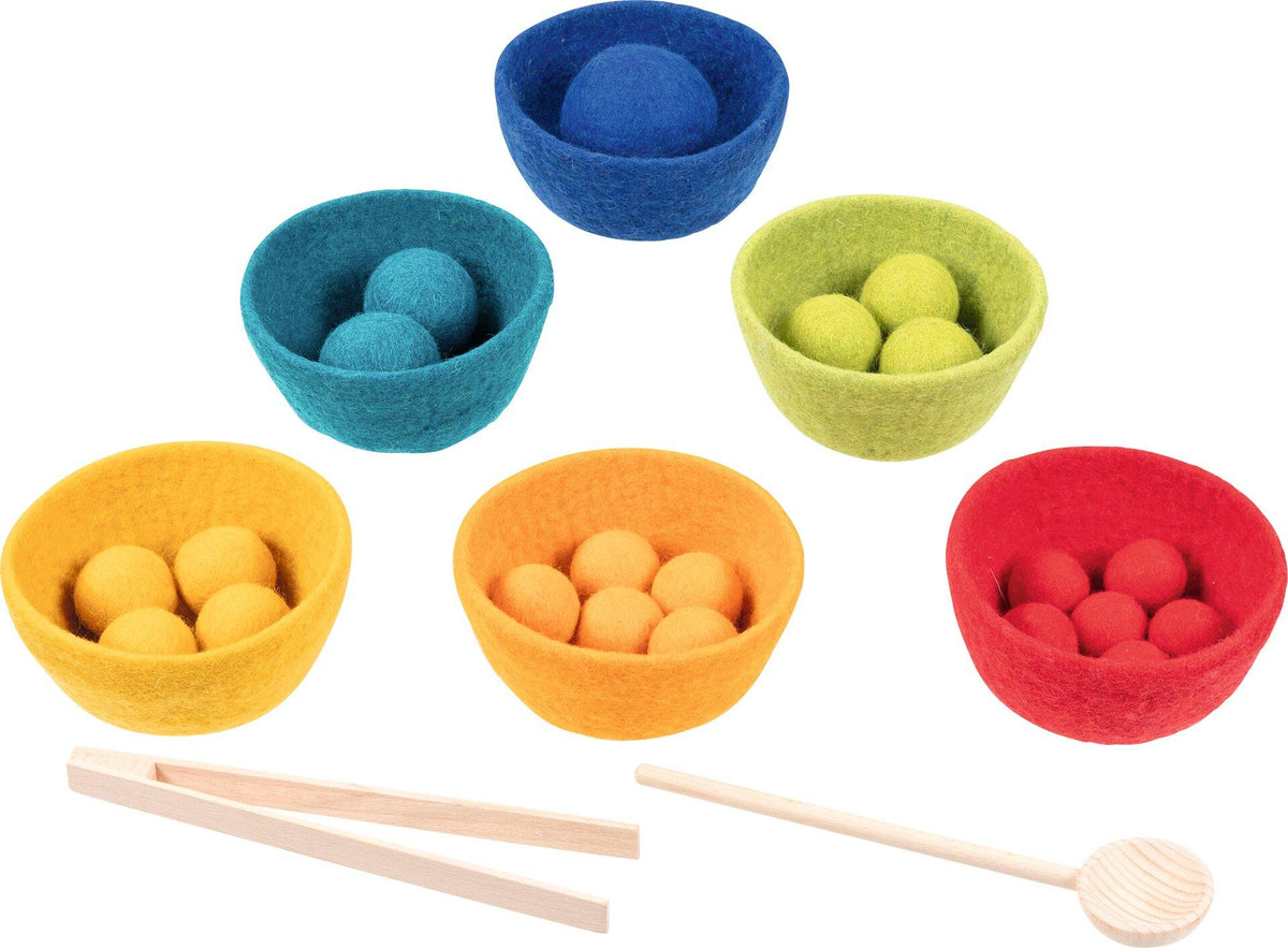 Farbsortierspiel Sorterino mit Filzschalen und Holzzange