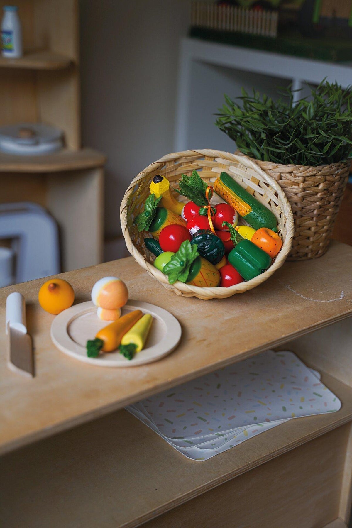 Fruchtkorb mit 21 Teilen Obst und Gemüse von goki – Zweite Ansicht
