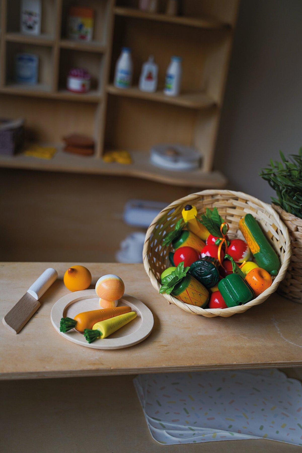 Fruchtkorb mit 21 Teilen Obst und Gemüse von goki – Dritte Ansicht