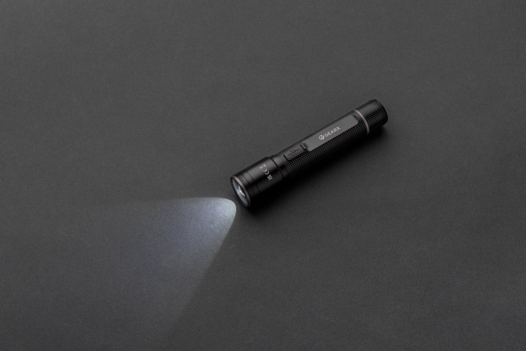 Gear X Taschenlampe aus RCS recycelt. Aluminium mit USB-Akku