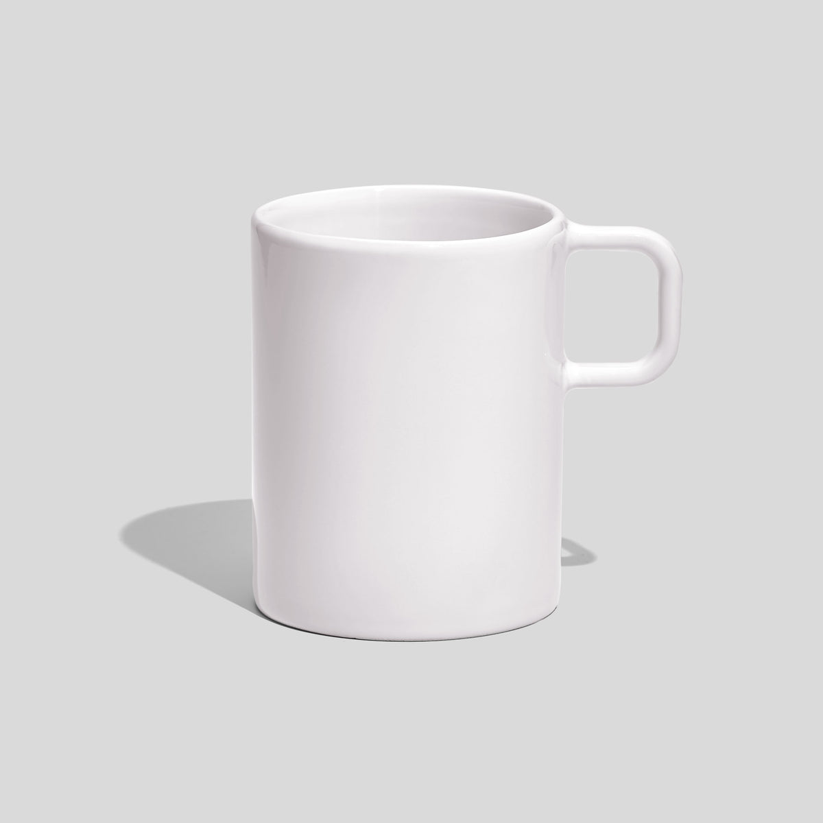 Gerader Kaffeebecher 300 ml mit quadratischem Henkel – Weiß