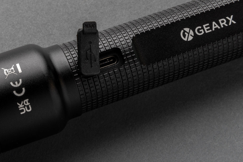 Große Gear X Taschenlampe aus RCS recycelt. Alu mit USB-Akku
