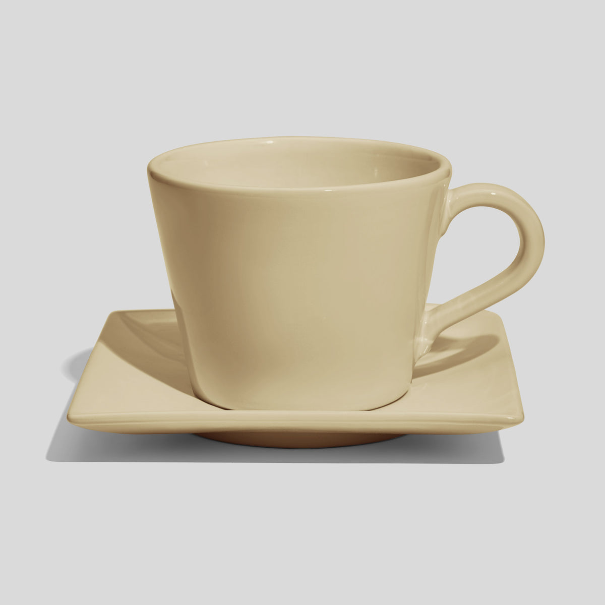 Große Tasse in Kegelform mit quadratischer Untertasse 520 ml – Beige