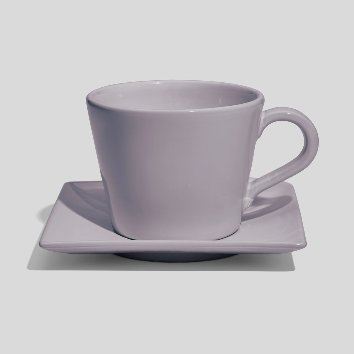 Große Tasse in Kegelform mit quadratischer Untertasse 520 ml – Hellgrau