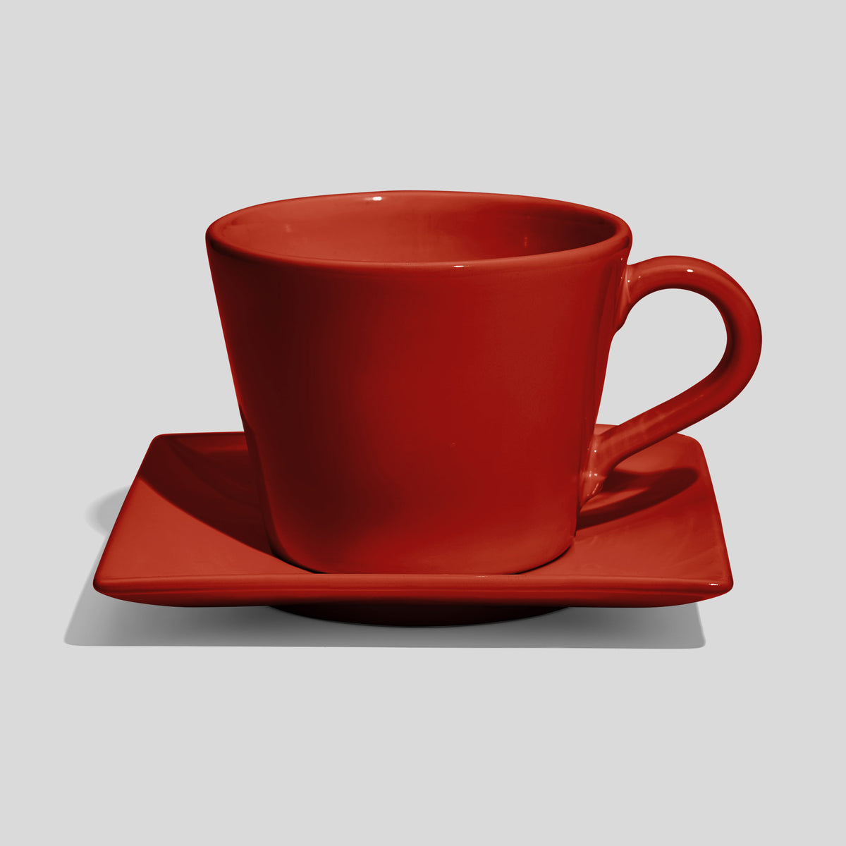 Große Tasse in Kegelform mit quadratischer Untertasse 520 ml
