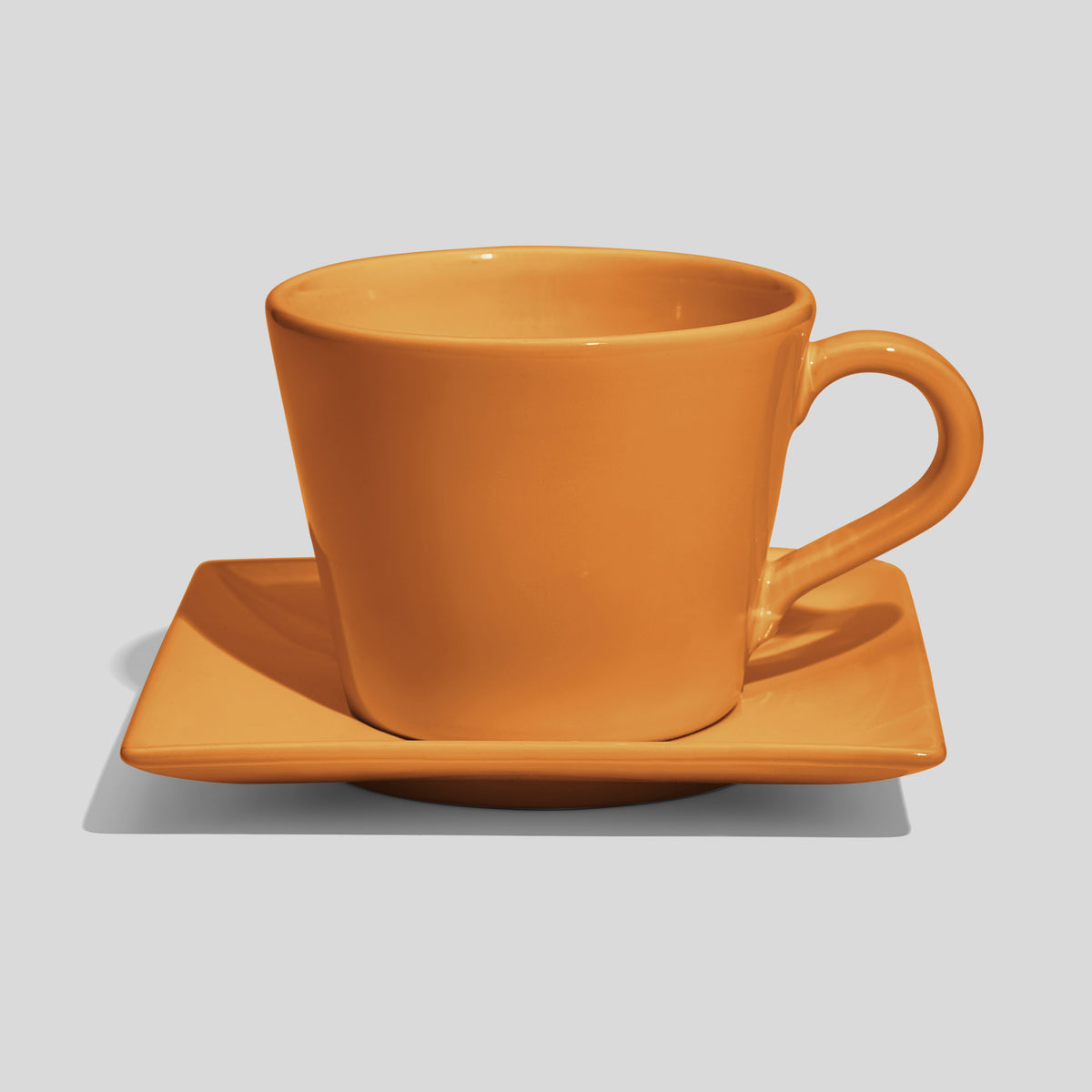 Große Tasse in Kegelform mit quadratischer Untertasse 520 ml – Senfgelb